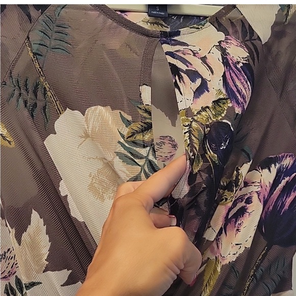 Daytrip by Buckle Sheer Floral Women’s Top, Purple, S - Picture 3 of 4